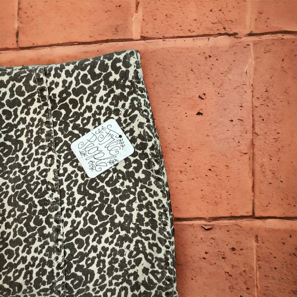 Free People Modern Femme Leopard Print Denim Zippered Mini Skirt Size 4 NWT - Picture 3 of 8